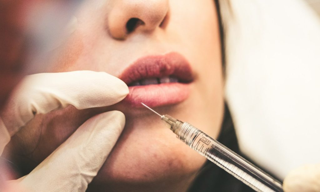 Botox a plastické operace: trend generace Z