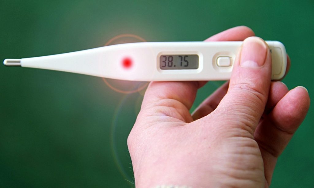 Koupel nohou v hořčici pomůže při zvýšené teplotě