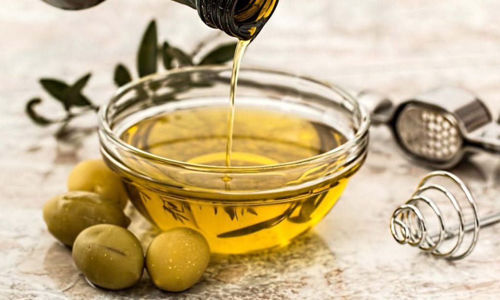 Olivový olej a citron: Přírodní lék proti zahlenění